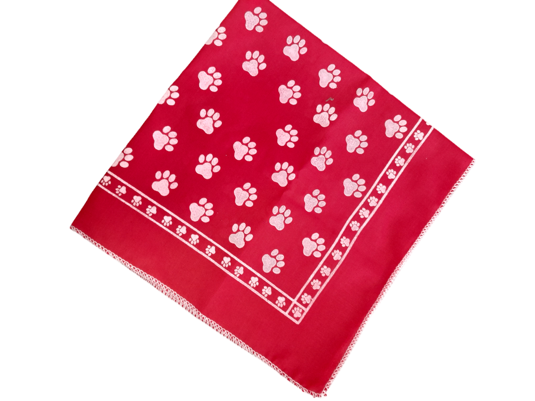 PAÑOLETA CUADRADA ESTAMPADA HUELLAS Y HUESOS REF 1713